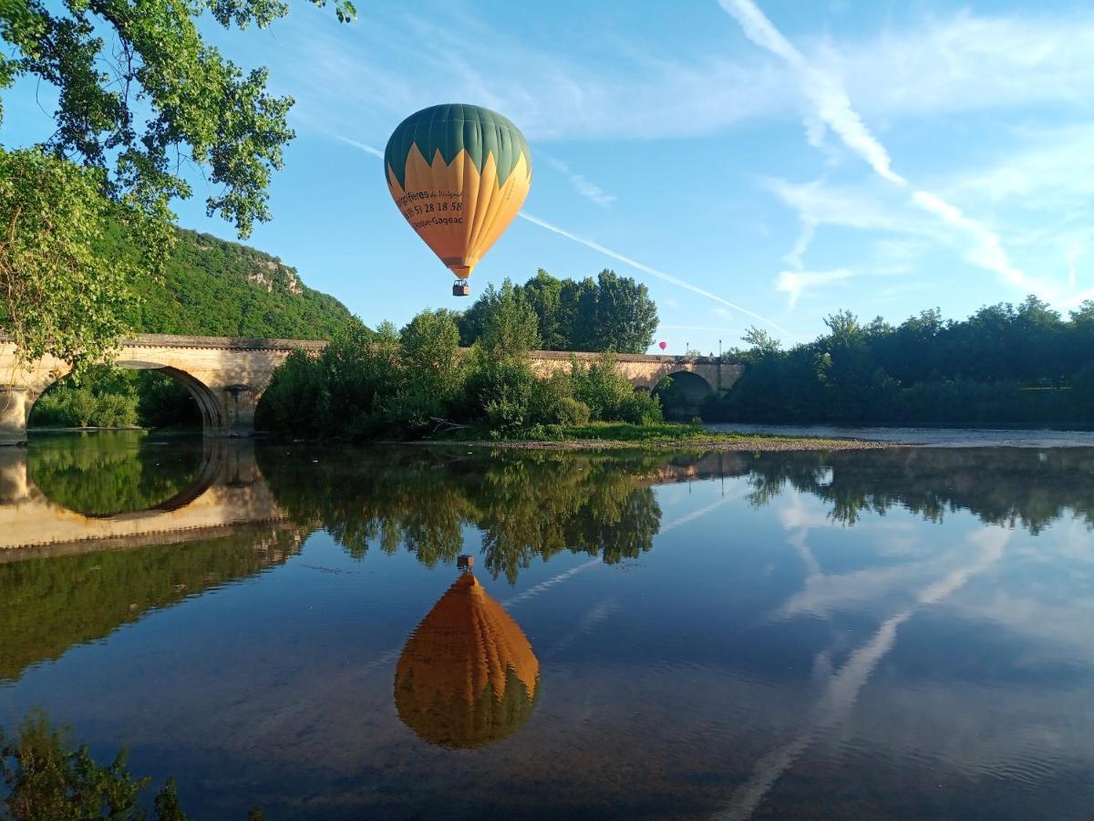 Au Pied Du Chateau - 5 A 11 Personnes - Baignade-Canoe-Piste Cyclable A 100 M Castelnaud La Chapelle Bagian luar foto