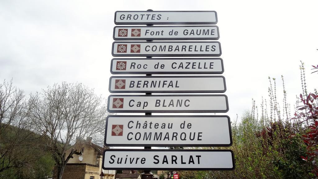 Au Pied Du Chateau - 5 A 11 Personnes - Baignade-Canoe-Piste Cyclable A 100 M Castelnaud La Chapelle Bagian luar foto